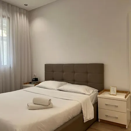Komuna Parisit Olympic Apartamento *