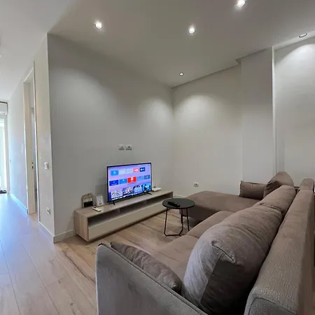 Apartment Komuna Parisit Olympic Tirana